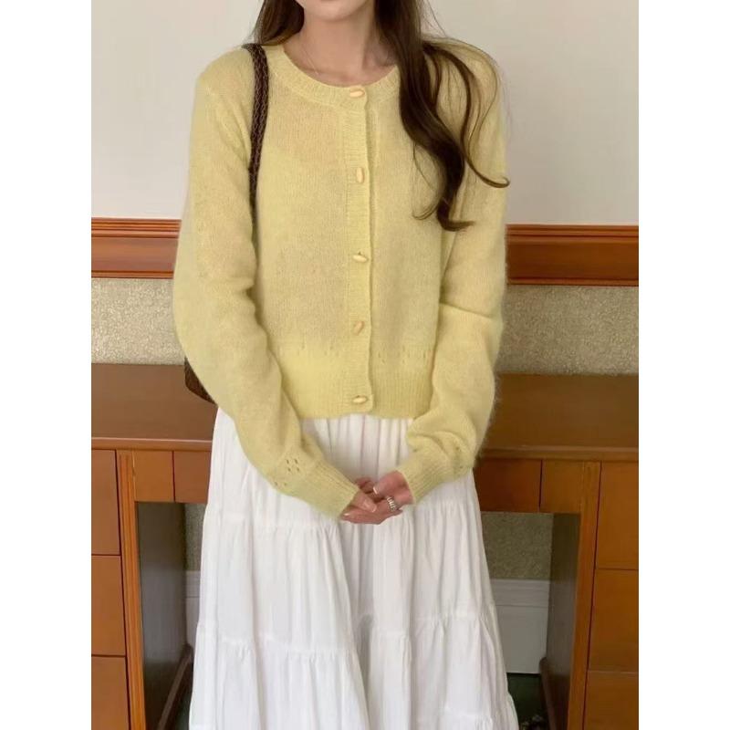 Spring gentle wind round neck hollow jacquard soft waxy round neck knitted cardigan sweater jacket women One Size
Spring gentle wind round neck hollow jacquard soft waxy round neck knitted cardigan sweater jacket women One Size