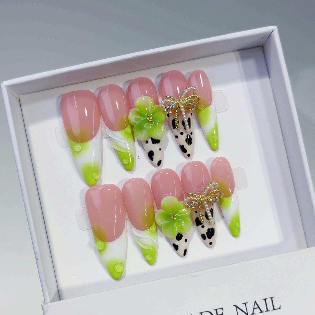 Leopard Print Wearable Nails - Almond Shape Nail Art Stickers, Handmade for Daily Use Leopard Print Almond L
Leopard Print Wearable Nails - Almond Shape Nail Art Stickers, Handmade for Daily Use Leopard Print Almond L