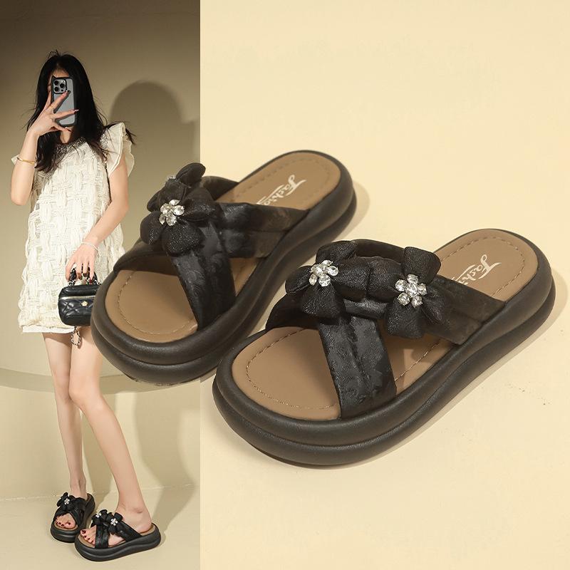 In the summer of 2025, the new platform slippers are worn outside, muffin platform women s shoes, Internet celebrity camellia height-increasing cross- 35 чёрный
In the summer of 2025, the new platform slippers are worn outside, muffin platform women s shoes, Internet celebrity camellia height-increasing cross- 35 чёрный