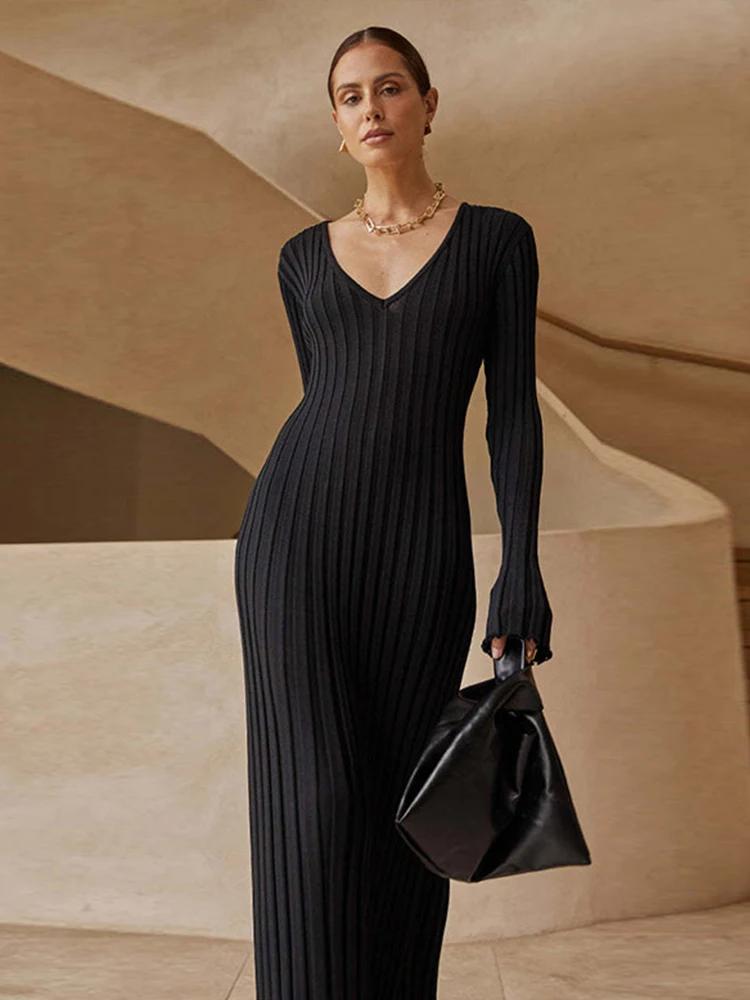 Однотонные трикотажные плиссированные платья женские облегающие с длинным рукавом V-образным вырезом на шнуровке А-силуэта женское осеннее женское платье халат L чёрный
Однотонные трикотажные плиссированные платья женские облегающие с длинным рукавом V-образным вырезом на шнуровке А-силуэта женское осеннее женское платье халат L чёрный