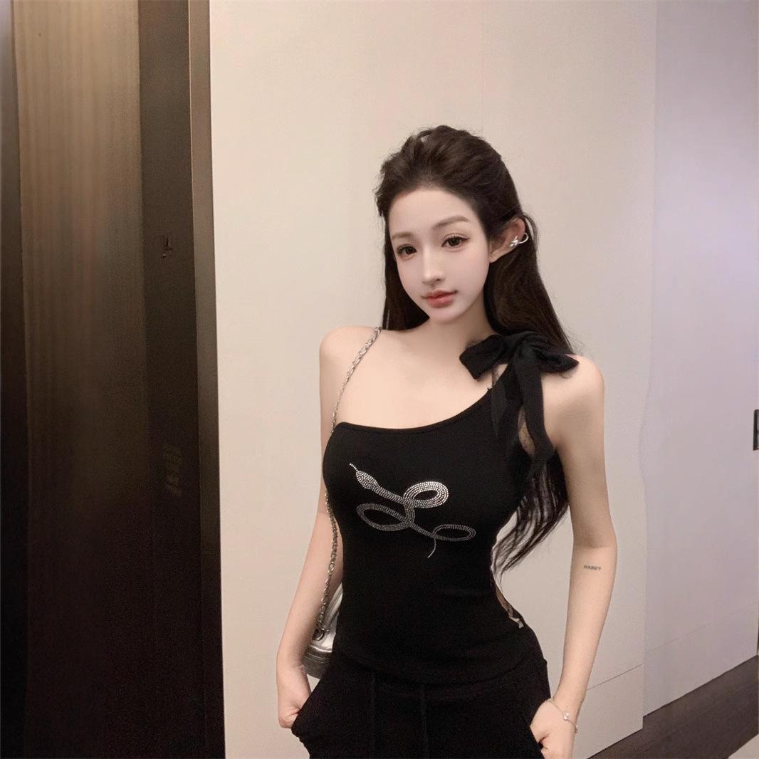 Chic Rhinestone One-Shoulder Black Camisole - Women s Summer Sleeveless Tank Top M Premium
Chic Rhinestone One-Shoulder Black Camisole - Women s Summer Sleeveless Tank Top M Premium