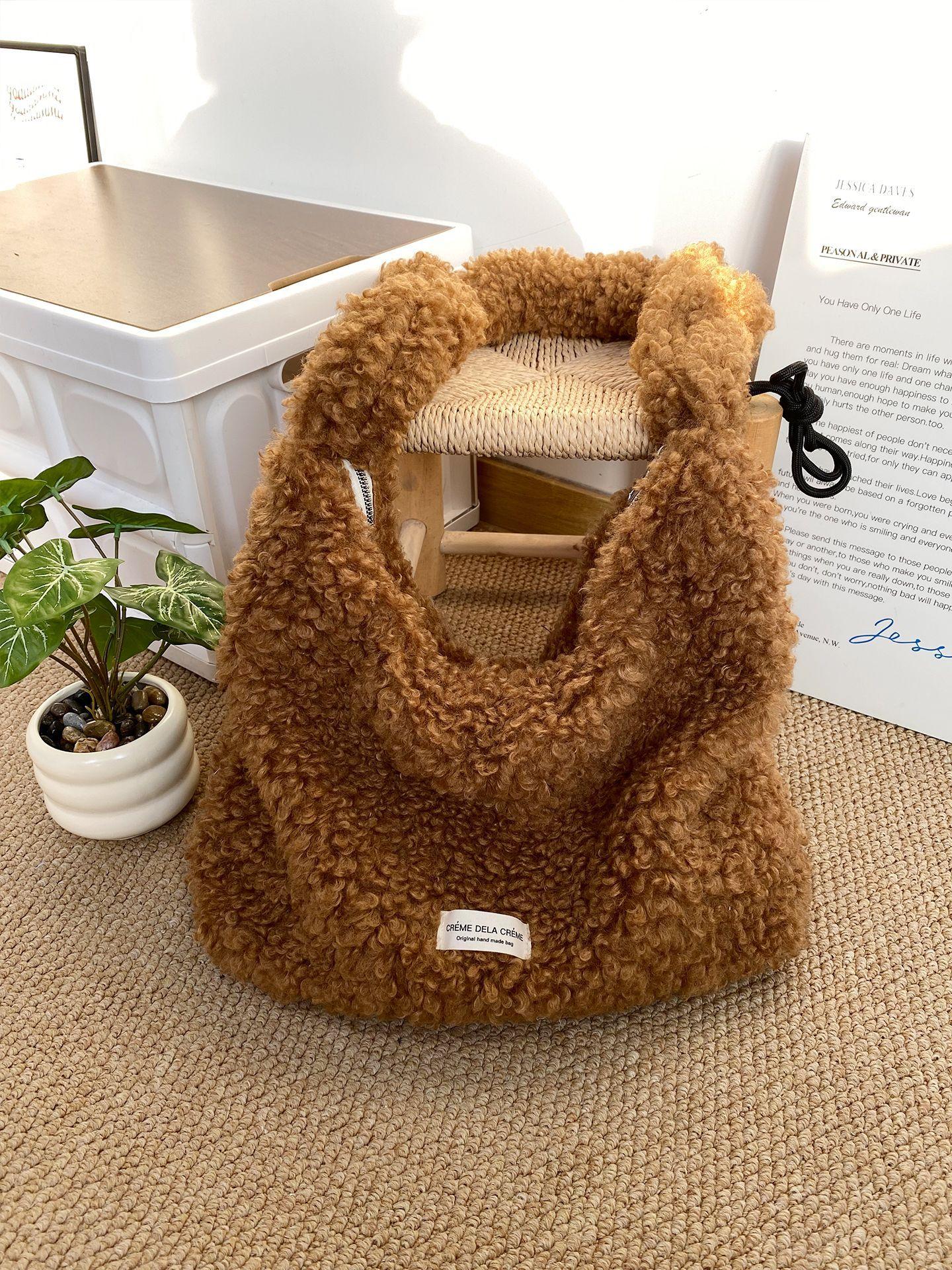 Simple Solid Color Faux Lamb Wool Women s Shoulder Bag Large Capacity Ladies Messenger Bag Casual Versatile Female Tote Bag коричневий
Simple Solid Color Faux Lamb Wool Women s Shoulder Bag Large Capacity Ladies Messenger Bag Casual Versatile Female Tote Bag коричневий