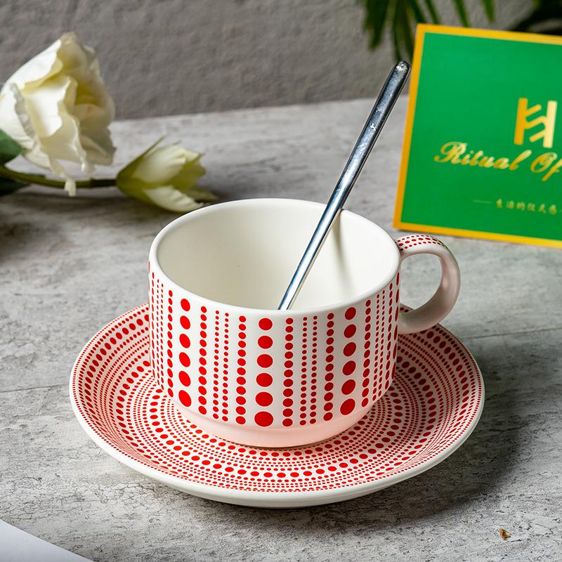 Керамическая кофейная чашка и блюдце в горошек - Ретро Высококлассный Подарок для Послеполуденного Чая 240ml
Керамическая кофейная чашка и блюдце в горошек - Ретро Высококлассный Подарок для Послеполуденного Чая 240ml