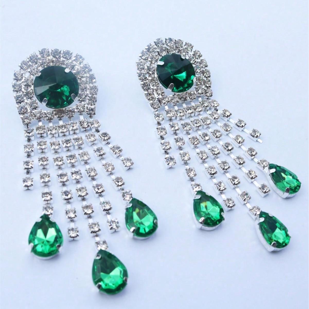 Big Green Gem Rhinestone Long Fringed Earrings Ladies Pageant Ball Crystal Pendant Earrings
Big Green Gem Rhinestone Long Fringed Earrings Ladies Pageant Ball Crystal Pendant Earrings