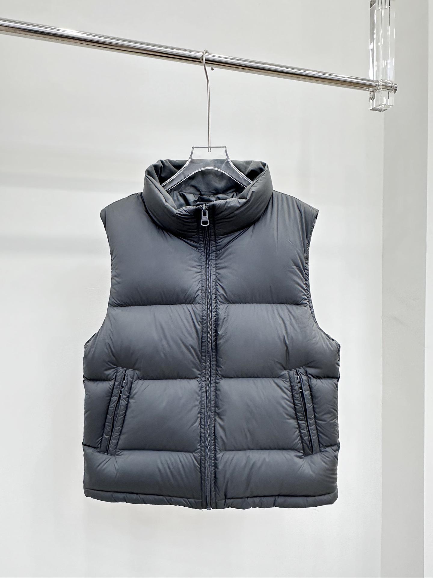 Men s Lightweight White Duck Down Stand-up Collar Vest, Winter Sleeveless Outerwear 2025 Large
Men s Lightweight White Duck Down Stand-up Collar Vest, Winter Sleeveless Outerwear 2025 Large