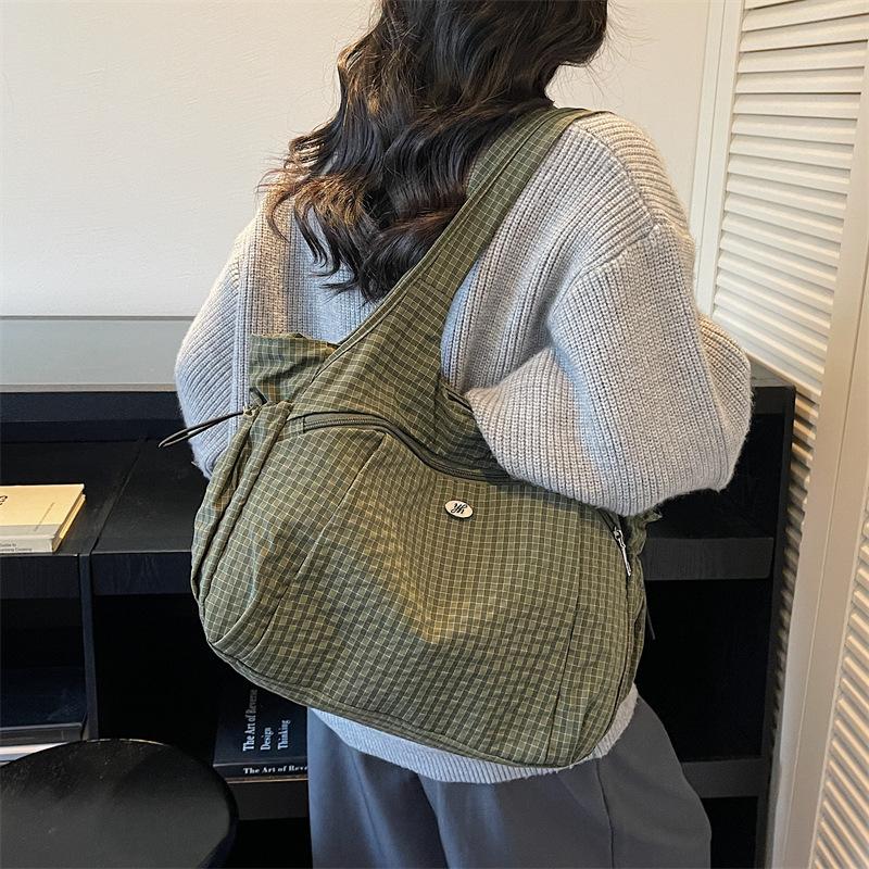 Fashiable Texture Simple Shoulder Bags Lightweight Large Capacity Simple Plaid Storage Bags New Crossbody Handle Bag зелений
Fashiable Texture Simple Shoulder Bags Lightweight Large Capacity Simple Plaid Storage Bags New Crossbody Handle Bag зелений