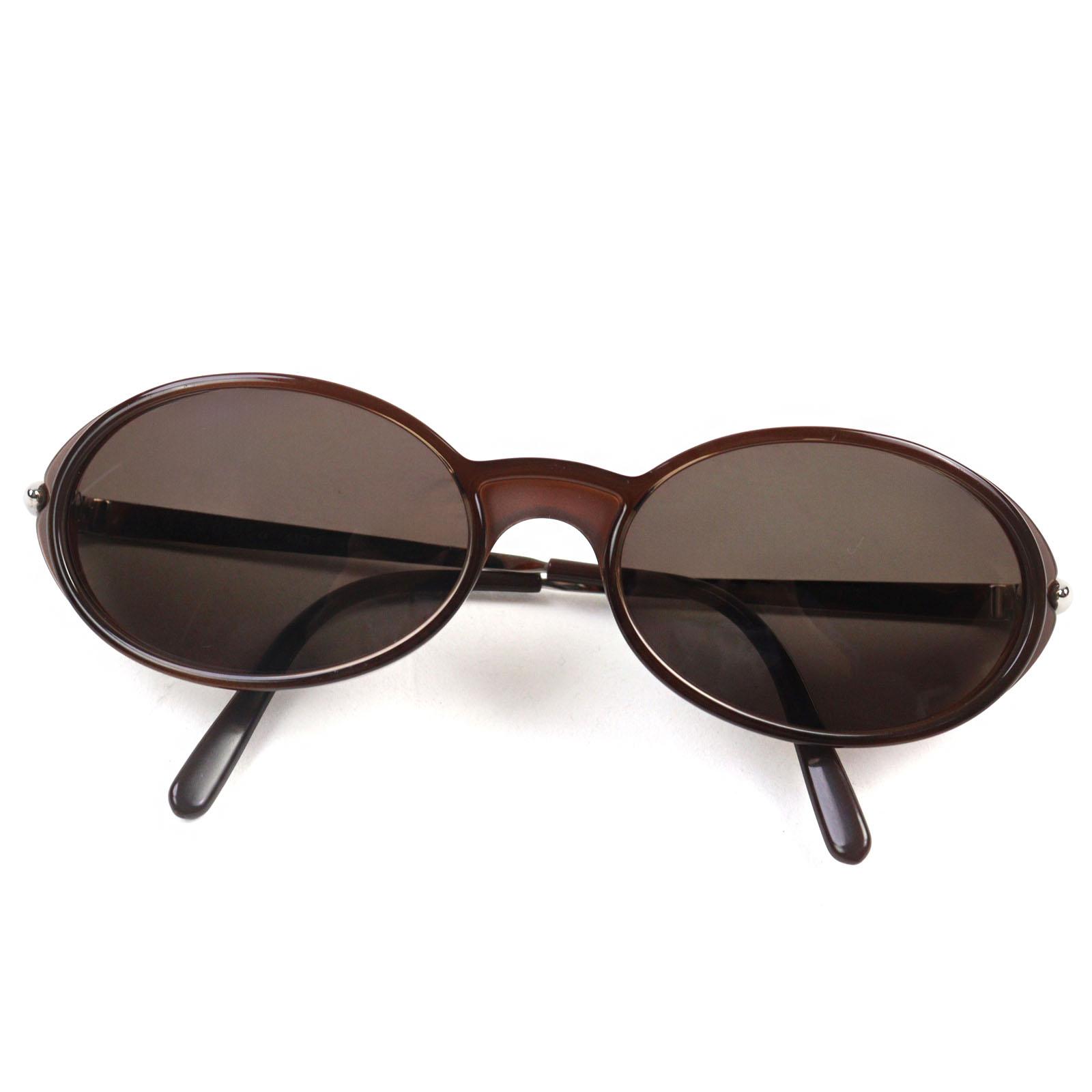 Excellent Cartier sunglasses 2C decor logo engraved oval shape Clear Brown Silver men Used
Excellent Cartier sunglasses 2C decor logo engraved oval shape Clear Brown Silver men Used