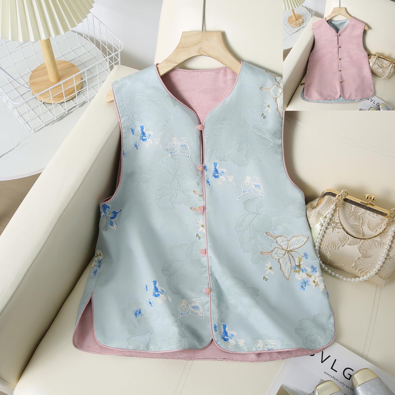 2026 Spring/Summer Women s Double-Sided Frog Button Vest - New Chinese Style Fashionable Sleeveless Top for Moms 4XL (Recommended 140-160 lbs)
2026 Spring/Summer Women s Double-Sided Frog Button Vest - New Chinese Style Fashionable Sleeveless Top for Moms 4XL (Recommended 140-160 lbs)