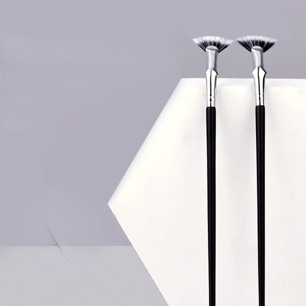 Professional Comfortable grip Dense bristles Eyelash Brush Make Up Tool Makeup Brushes Smudge Brush 1pc
Professional Comfortable grip Dense bristles Eyelash Brush Make Up Tool Makeup Brushes Smudge Brush 1pc