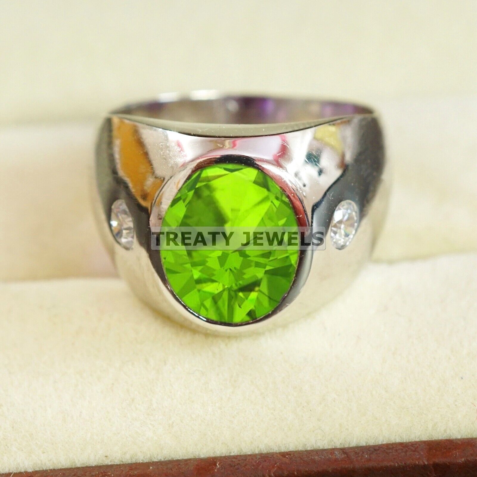 Peridot Oval Cut Gemstone With 925 Sterling Silver Ring For Men s #B448 JL375683858998 4-16 US срібний
Peridot Oval Cut Gemstone With 925 Sterling Silver Ring For Men s #B448 JL375683858998 4-16 US срібний