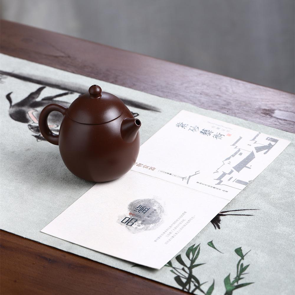 Чайник из исинской фиолетовой глины 200 мл, ручной работы, чайник «Драконье яйцо» из глины Чжу Ни, китайский заварник для чая «Красавица», чайник из сырой исинской глины Цзыша, посуда для питья
Чайник из исинской фиолетовой глины 200 мл, ручной работы, чайник «Драконье яйцо» из глины Чжу Ни, китайский заварник для чая «Красавица», чайник из сырой исинской глины Цзыша, посуда для питья