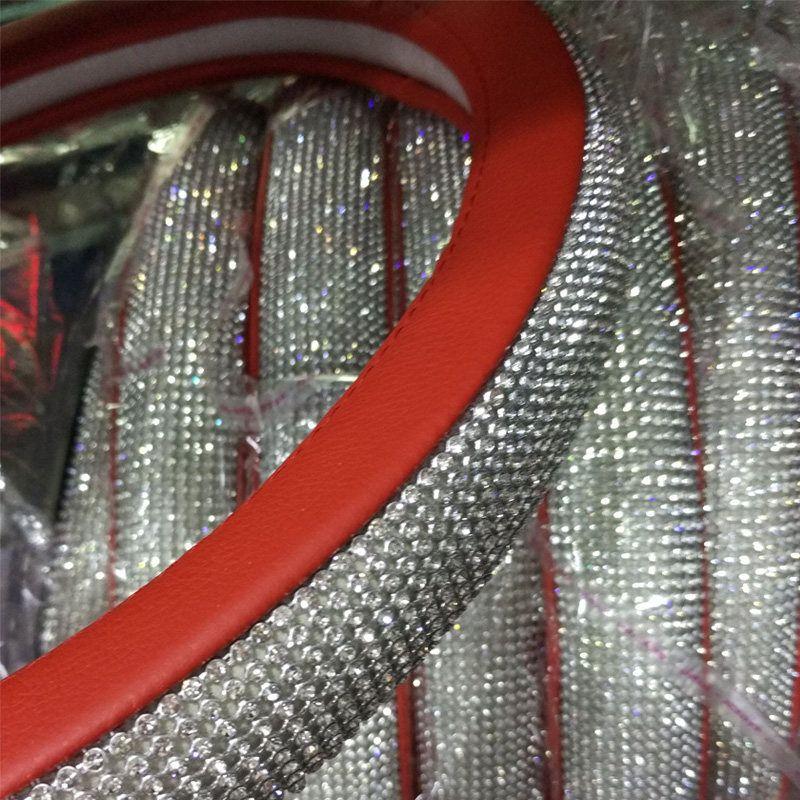Fashionable Shiny Rhinestone-Studded Car Steering Wheel Cover for Women, Korean Style, Suitable for All Seasons, Cute Non-Slip Steering Wheel Cover Red Pu Leather
Fashionable Shiny Rhinestone-Studded Car Steering Wheel Cover for Women, Korean Style, Suitable for All Seasons, Cute Non-Slip Steering Wheel Cover Red Pu Leather