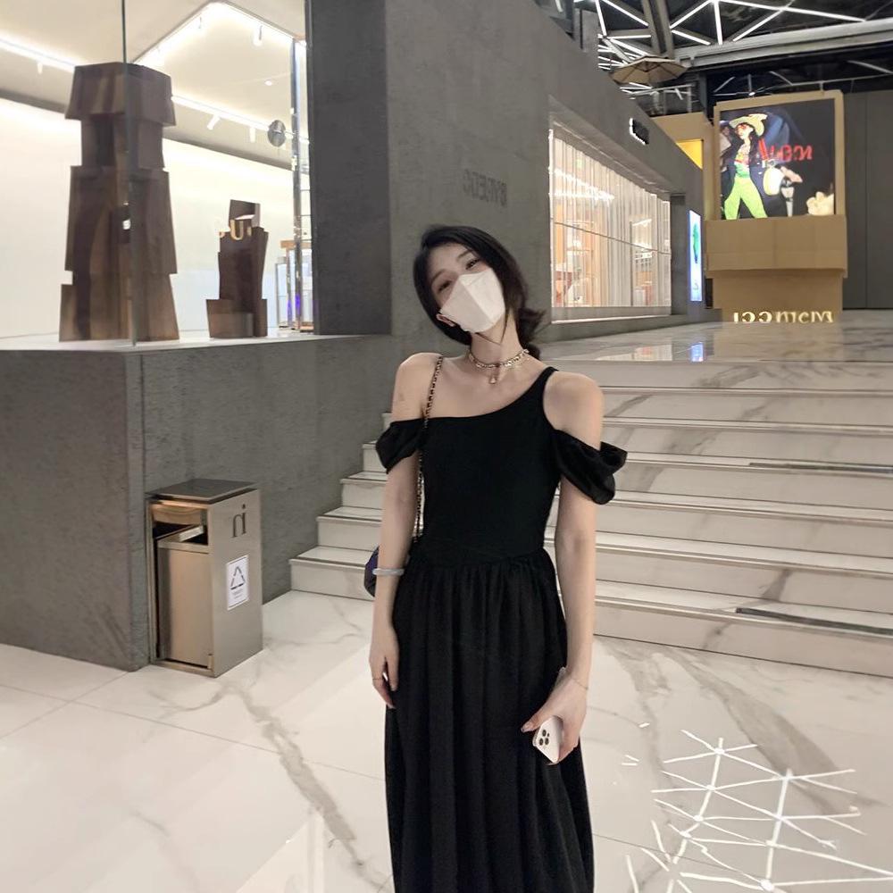 Summer 2024 Hepburn-Style Black Off-Shoulder Midi Dress - Slim Waist & Short Sleeves XL
Summer 2024 Hepburn-Style Black Off-Shoulder Midi Dress - Slim Waist & Short Sleeves XL