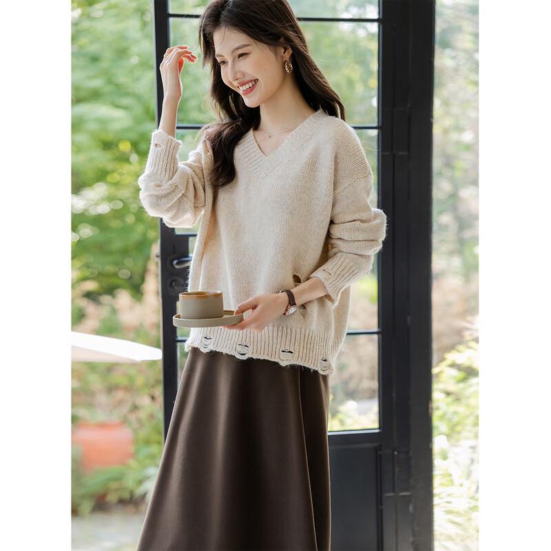 MOKANA Women s V-Neck Long Sleeve Knit Sweater One Size
MOKANA Women s V-Neck Long Sleeve Knit Sweater One Size