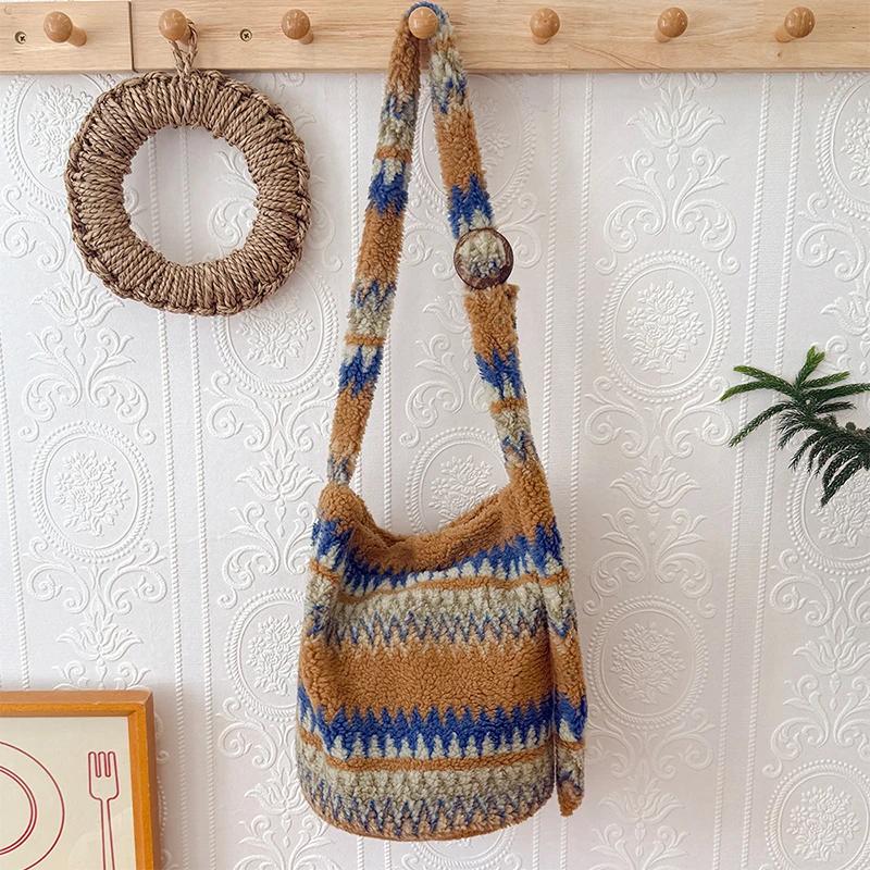 Women Autumn Winter Crossbody Bag Soft Plush Lamb Wool Adjustable Shoulder Bag Large Capacity Casual Purse Boho Hipster Style
Women Autumn Winter Crossbody Bag Soft Plush Lamb Wool Adjustable Shoulder Bag Large Capacity Casual Purse Boho Hipster Style