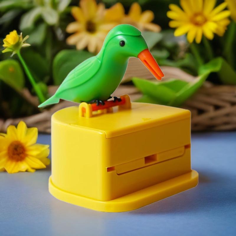 Шикарная зубочистка в виде птицы: Всплывающий дизайн, милый и стильный для использования дома или в ресторане.
Шикарная зубочистка в виде птицы: Всплывающий дизайн, милый и стильный для использования дома или в ресторане.