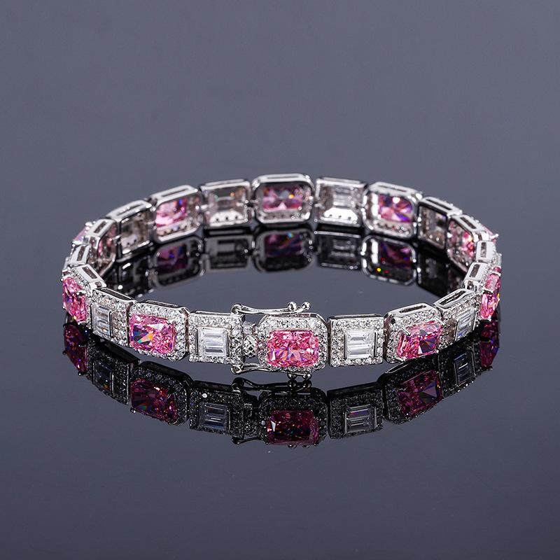 2023 Новый Zhuangshengsheng Ювелирные Изделия S925 Серебро Высокоуглеродистый Алмаз Взрывная Вспышка Модный Роскошный Инкрустированный Квадратный Браслет Основной Камень 5*7 18.5CM
2023 Новый Zhuangshengsheng Ювелирные Изделия S925 Серебро Высокоуглеродистый Алмаз Взрывная Вспышка Модный Роскошный Инкрустированный Квадратный Браслет Основной Камень 5*7 18.5CM