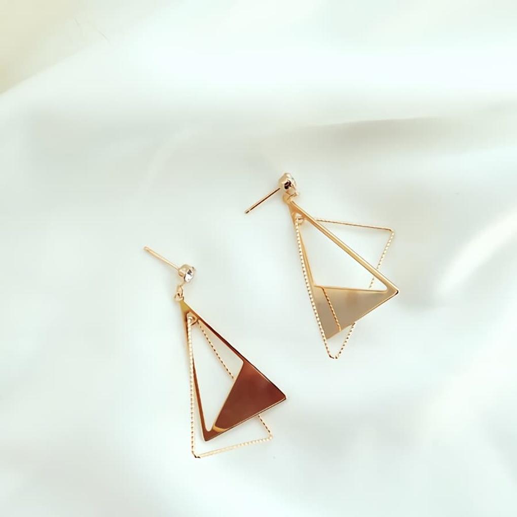 Women s Daily Triangle Line Earrings pink gold
Women s Daily Triangle Line Earrings pink gold
