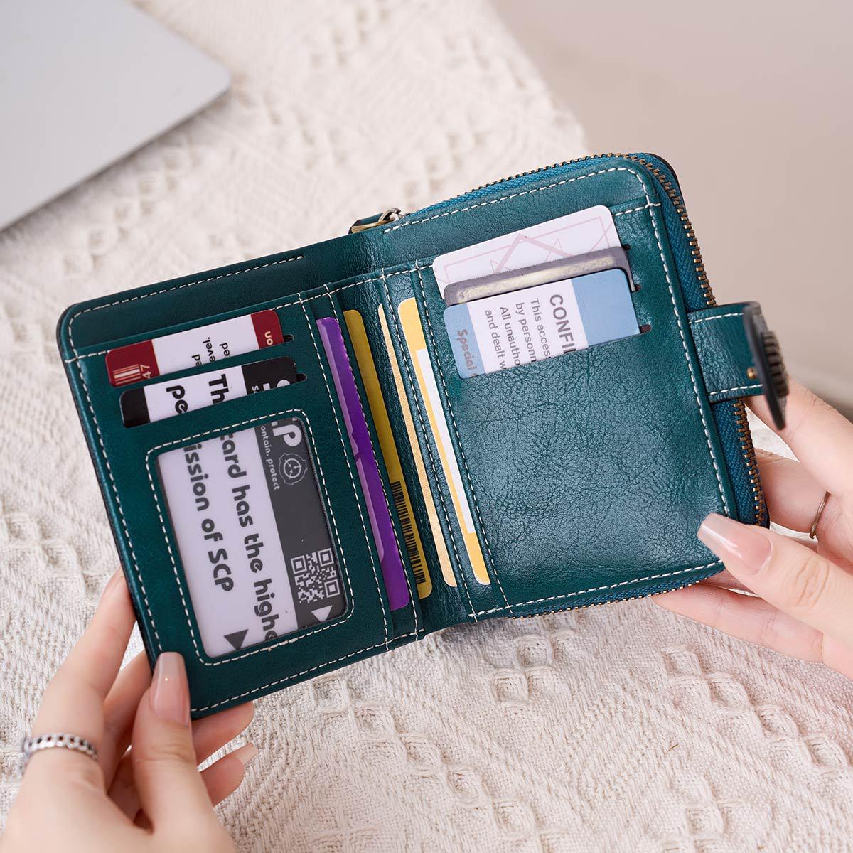 Women s Vintage Oil-Wax Leather Wallet - 2025 Fashion Card Holder with Niche Texture, Large Capacity Coin Purse, European & American Style павлин голубой
Women s Vintage Oil-Wax Leather Wallet - 2025 Fashion Card Holder with Niche Texture, Large Capacity Coin Purse, European & American Style павлин голубой