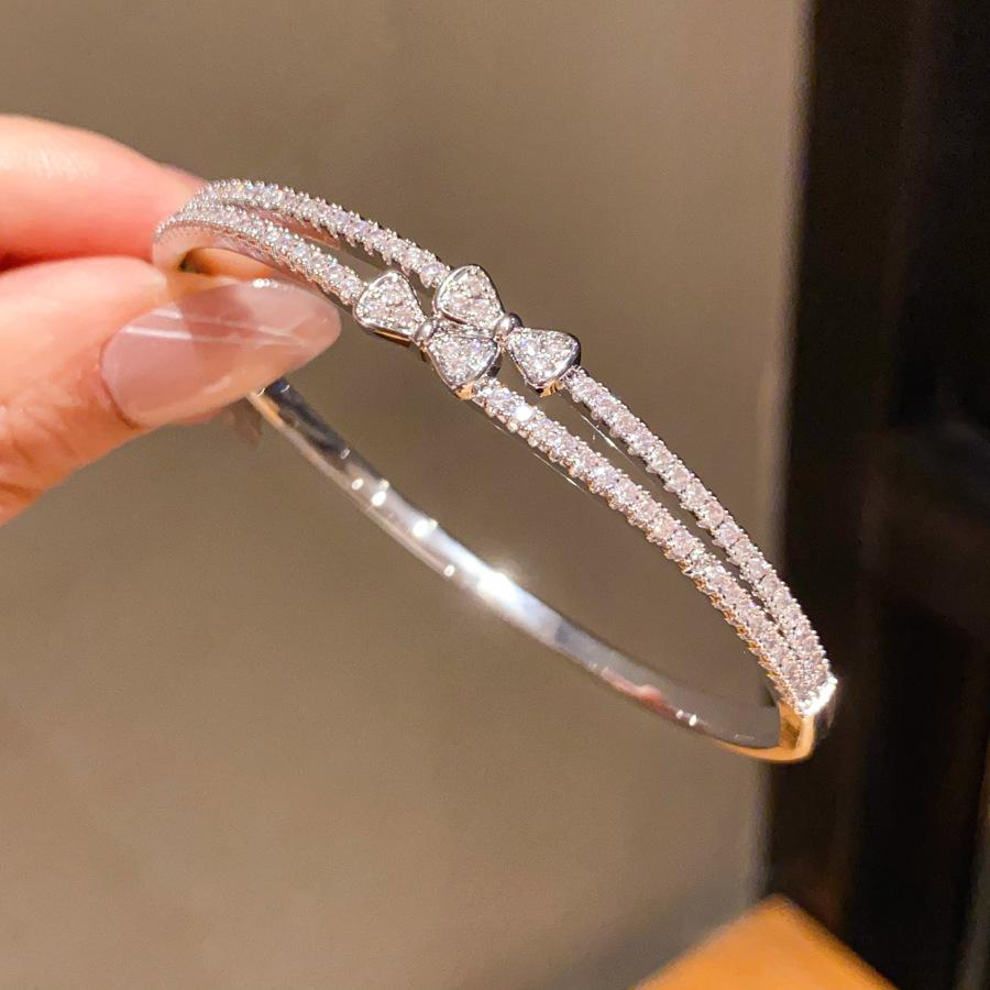 ZAKOL Exquisite Romantic AAA Cubic Zirconia Bow Bracelet Bangle for Women Buling Buling 18K Gold Color Plated Zircon Gift
ZAKOL Exquisite Romantic AAA Cubic Zirconia Bow Bracelet Bangle for Women Buling Buling 18K Gold Color Plated Zircon Gift