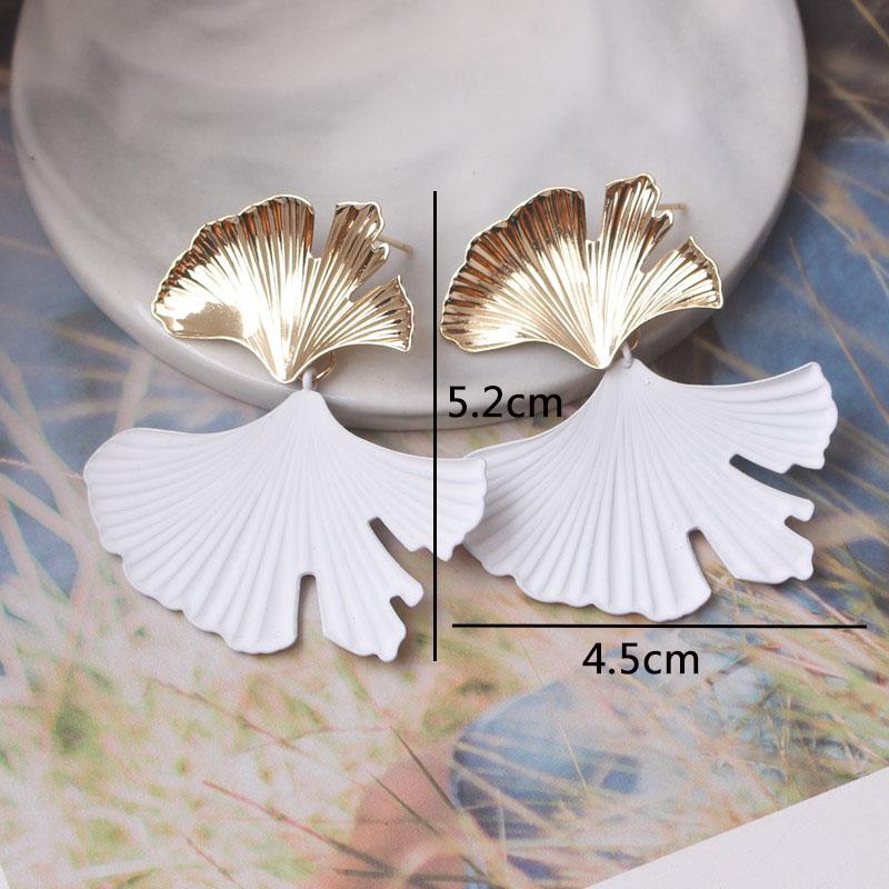 New Korean Fashion Dangle Earrings for Women White Flower Drop Earrings pendientes New Year Gift Fashion Ear Zircon aretes
New Korean Fashion Dangle Earrings for Women White Flower Drop Earrings pendientes New Year Gift Fashion Ear Zircon aretes