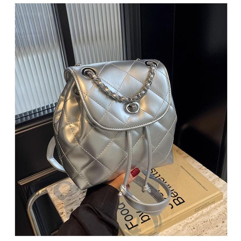 Backpack Women s Fashion New Silver High-end Niche Design Chain Bag Small Ladies White срібний
Backpack Women s Fashion New Silver High-end Niche Design Chain Bag Small Ladies White срібний