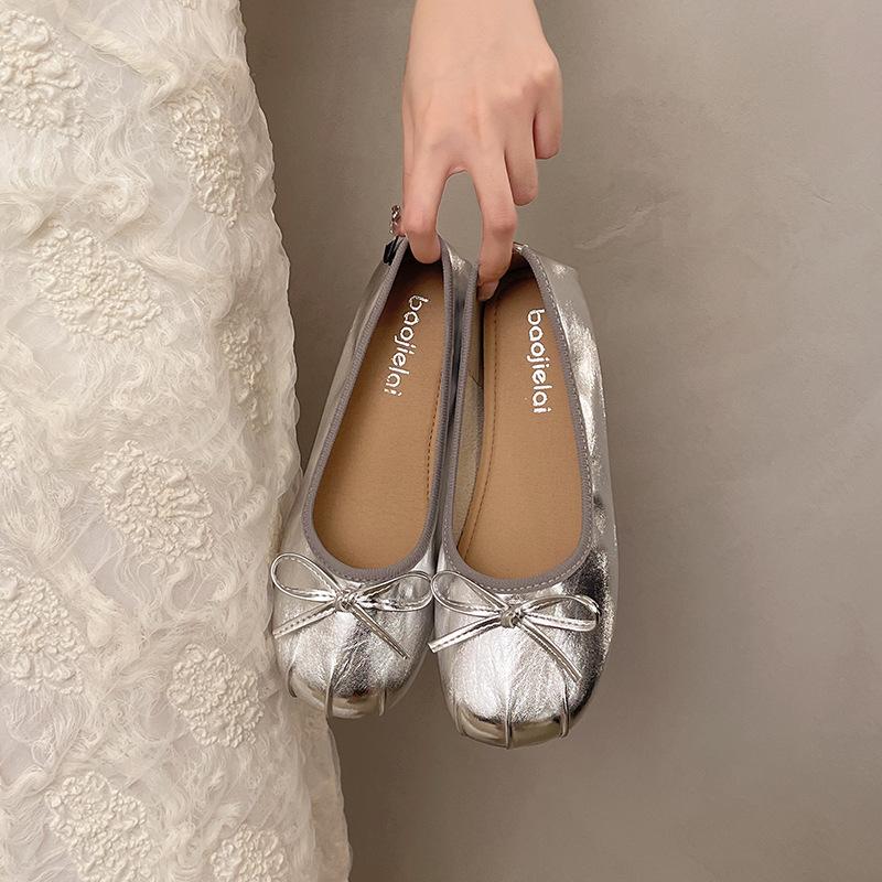 Niche casual versatile pig s trotter shoes women s shoes 2025 new spring horseshoe pig s foot shoes one-pedal single shoes 40 шампанського
Niche casual versatile pig s trotter shoes women s shoes 2025 new spring horseshoe pig s foot shoes one-pedal single shoes 40 шампанського