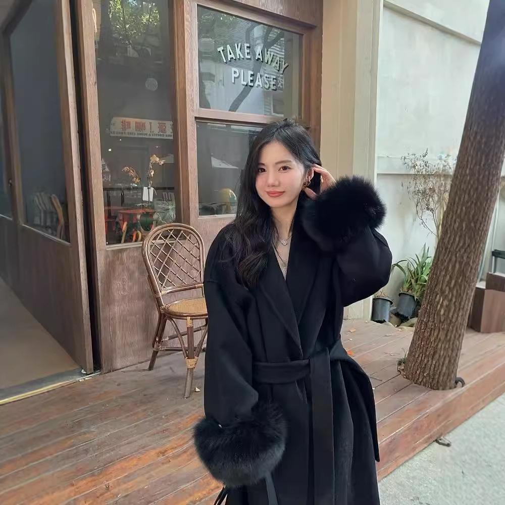 2024 Women s High-End Double-Faced Cashmere and Wool Coat with Fox Fur Sleeves M (60-75 kg)
2024 Women s High-End Double-Faced Cashmere and Wool Coat with Fox Fur Sleeves M (60-75 kg)