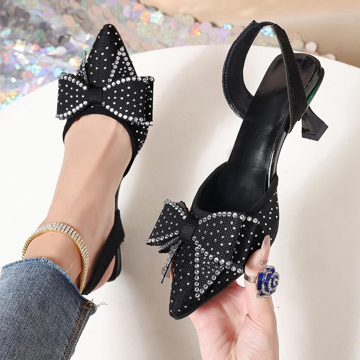 High heels women s stiletto pointed hollow rhinestone bow large size sandals 34 чорний
High heels women s stiletto pointed hollow rhinestone bow large size sandals 34 чорний