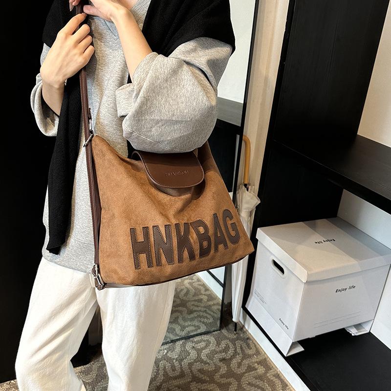 2025 new double shoulder tote bag bento bag lunch bag lunch box handbag office worker bento bag picnic 33*11*29 чёрный
2025 new double shoulder tote bag bento bag lunch bag lunch box handbag office worker bento bag picnic 33*11*29 чёрный