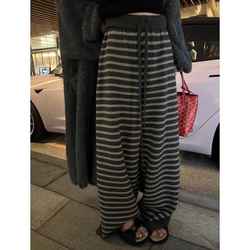 Women s Thick Wool Striped Pants - Cozy Knit Casual, Black Gray Floor-Length for Autumn/Winter. Medium
Women s Thick Wool Striped Pants - Cozy Knit Casual, Black Gray Floor-Length for Autumn/Winter. Medium