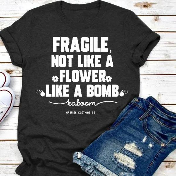 Футболка Fragile Not Like A Flower Like A Bomb с буквенным принтом, женская, с коротким рукавом, с круглым вырезом, свободная, летняя, женская, футболка, топы S чёрный
Футболка Fragile Not Like A Flower Like A Bomb с буквенным принтом, женская, с коротким рукавом, с круглым вырезом, свободная, летняя, женская, футболка, топы S чёрный