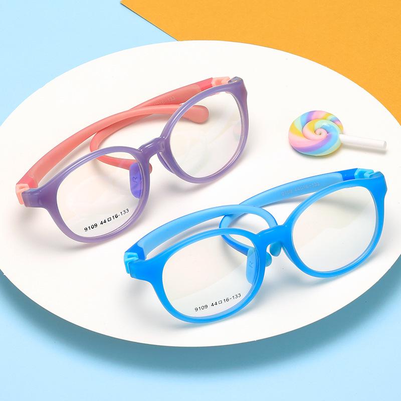 TR Kids Anti-Slip Silicone Goggles: Fashionable Blue Light Blocking Eyeglass Frames 9109
TR Kids Anti-Slip Silicone Goggles: Fashionable Blue Light Blocking Eyeglass Frames 9109