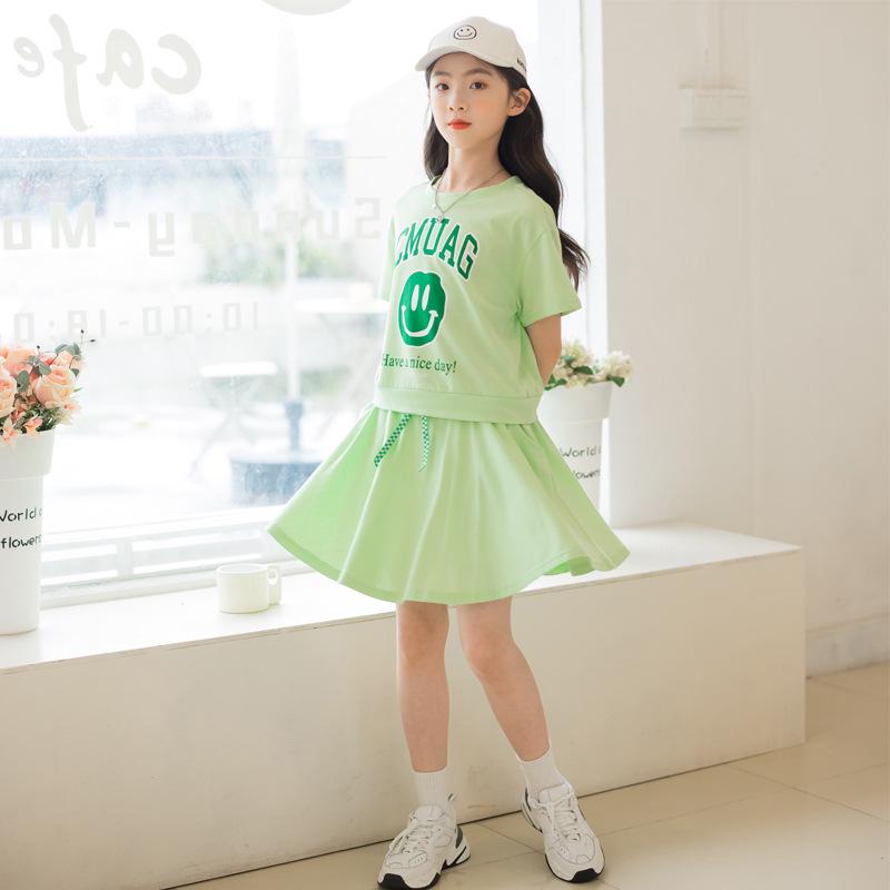 Girls 2025 Summer Korean Style T-Shirt & Skirt Set - Two-Piece Sports Outfit for Kids 160cm світло-зелений колір
Girls 2025 Summer Korean Style T-Shirt & Skirt Set - Two-Piece Sports Outfit for Kids 160cm світло-зелений колір