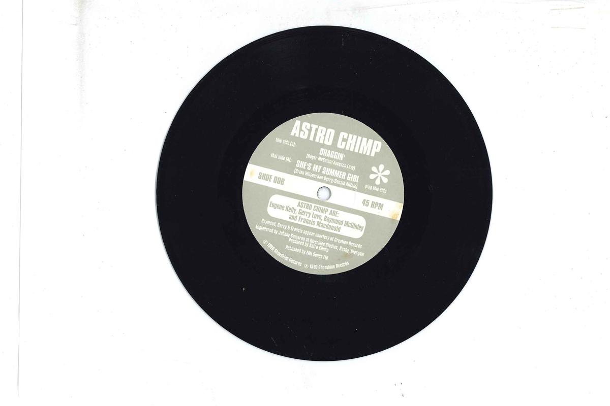 7inch Record ASTRO CHIMP - She s My Summer Girl / Draggin SHOE006 Shoeshine Recor 1996 UK Rock Used
7inch Record ASTRO CHIMP - She s My Summer Girl / Draggin SHOE006 Shoeshine Recor 1996 UK Rock Used