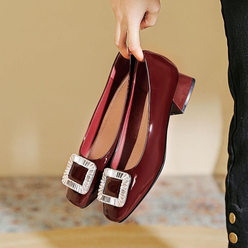 Square head high heels women s new rhinestone square buckle low heel red wedding shoes shallow single shoes thick heel 40 чорний
Square head high heels women s new rhinestone square buckle low heel red wedding shoes shallow single shoes thick heel 40 чорний