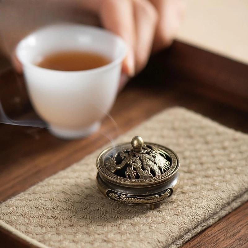 Dragon And Phoenix Pattern Chinese Retro Three Legged Incense Burner Buddhist Utensils Incense Burner Home Office Decoration
Dragon And Phoenix Pattern Chinese Retro Three Legged Incense Burner Buddhist Utensils Incense Burner Home Office Decoration