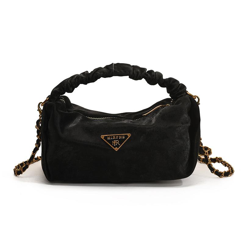 Simple pleated fashion niche design chain handbag bag women s new high-end texture solid color messenger bag чёрный
Simple pleated fashion niche design chain handbag bag women s new high-end texture solid color messenger bag чёрный