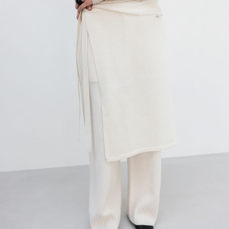 UMARMUNG COLLECTION Super Fine Merino Layering Wrap Skirt_Snow free
UMARMUNG COLLECTION Super Fine Merino Layering Wrap Skirt_Snow free