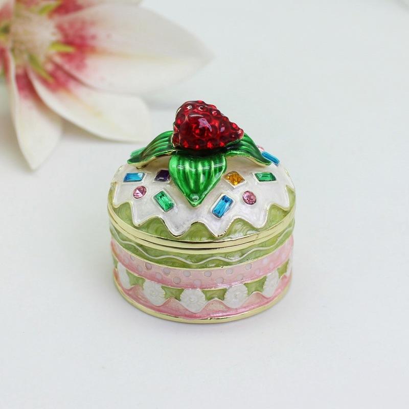 Strawberry Cake Trinket Boxes Hinged Crystal Jeweled Enamel Trinket Jewelry Box Collectibles Gifts світло-зелений колір
Strawberry Cake Trinket Boxes Hinged Crystal Jeweled Enamel Trinket Jewelry Box Collectibles Gifts світло-зелений колір