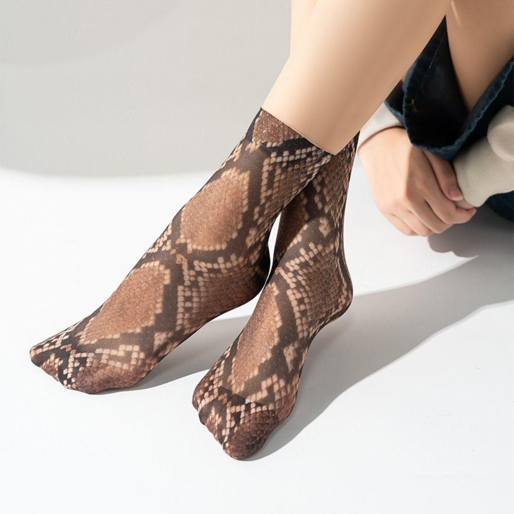 Lightweight Chic Leopard Print Mesh Socks Soft Women Socks Elevate Your Style & Comfort Flower print
Lightweight Chic Leopard Print Mesh Socks Soft Women Socks Elevate Your Style & Comfort Flower print