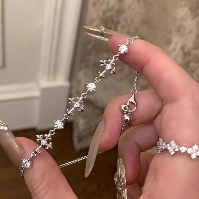 Zircon cross bracelet niche temperament light luxury high sense, bracelet versatile fashion exquisite jewelry women
Zircon cross bracelet niche temperament light luxury high sense, bracelet versatile fashion exquisite jewelry women
