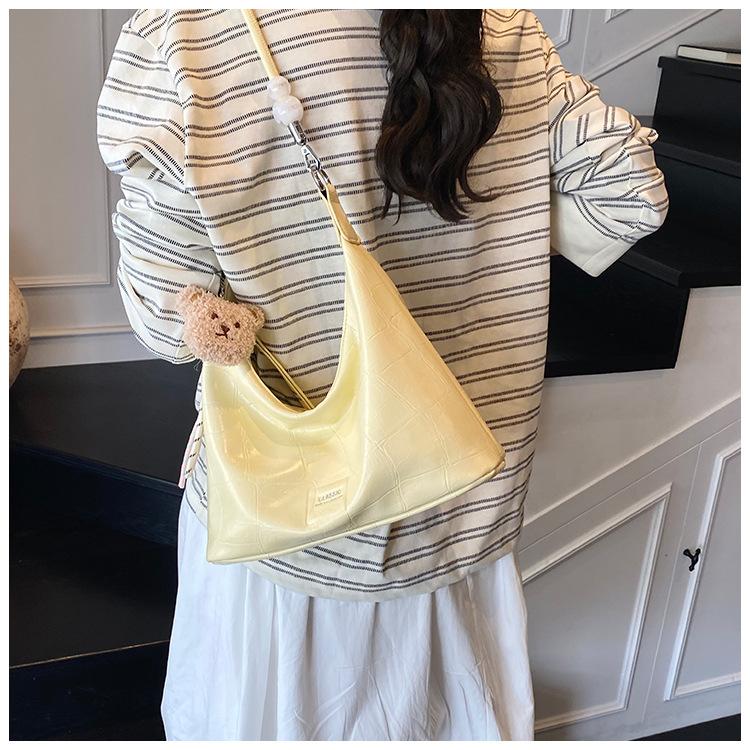Bag Women s Summer 2025 New Niche Design Crossbody Bag Chain One Shoulder Dumpling Bag чёрный
Bag Women s Summer 2025 New Niche Design Crossbody Bag Chain One Shoulder Dumpling Bag чёрный