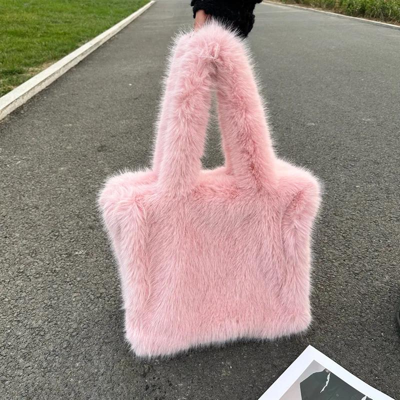 Luxury Faux Fur Women s Large Shoulder Bags Winter Fluffy Ladies Shopping Bag Fashion Soft Plush Female Casual Tote Handbags
Luxury Faux Fur Women s Large Shoulder Bags Winter Fluffy Ladies Shopping Bag Fashion Soft Plush Female Casual Tote Handbags