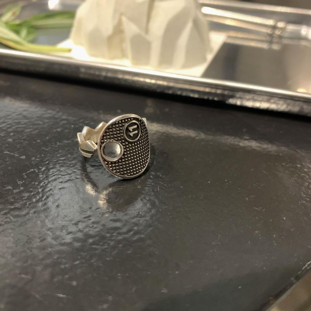 Модное регулируемое открытое кольцо в винтажном стиле 2020 года для женщин в эстетичном серебристом цвете
Модное регулируемое открытое кольцо в винтажном стиле 2020 года для женщин в эстетичном серебристом цвете