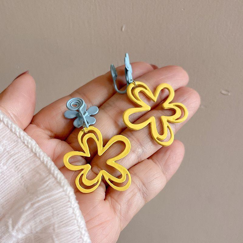 Summer Girlish Style Blue Large Flower Spray Paint Mosquito Coil Ear Clip Fresh Fashionable Earrings Big Earrings Ornament
Summer Girlish Style Blue Large Flower Spray Paint Mosquito Coil Ear Clip Fresh Fashionable Earrings Big Earrings Ornament