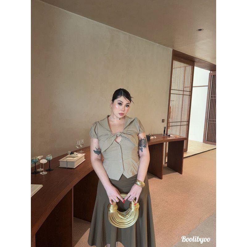 Boolibyoo Retro Little Sexy Plus size Design Sense Lapel Pleat Waist Hugging Lace-up Short sleeve Shirts Top Women Khaki L
Boolibyoo Retro Little Sexy Plus size Design Sense Lapel Pleat Waist Hugging Lace-up Short sleeve Shirts Top Women Khaki L