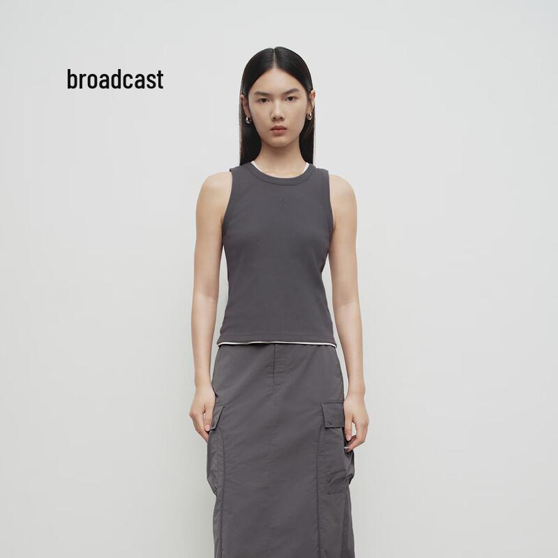 Women s Slim-fit Embroidered Sleeveless Vest M
Women s Slim-fit Embroidered Sleeveless Vest M