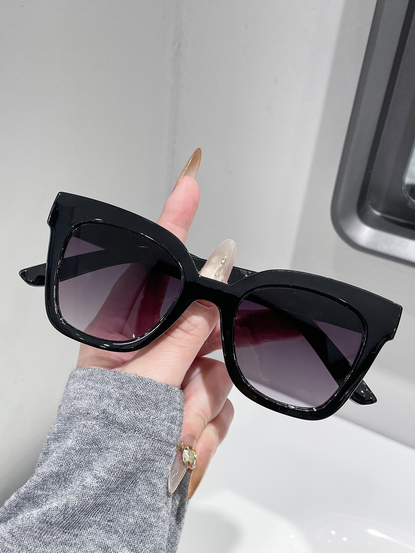 Fashionable Unique Square Eyeglasses with Brow Design for Daily Wear Driving And Photography Simple Minimalist Style чорний
Fashionable Unique Square Eyeglasses with Brow Design for Daily Wear Driving And Photography Simple Minimalist Style чорний