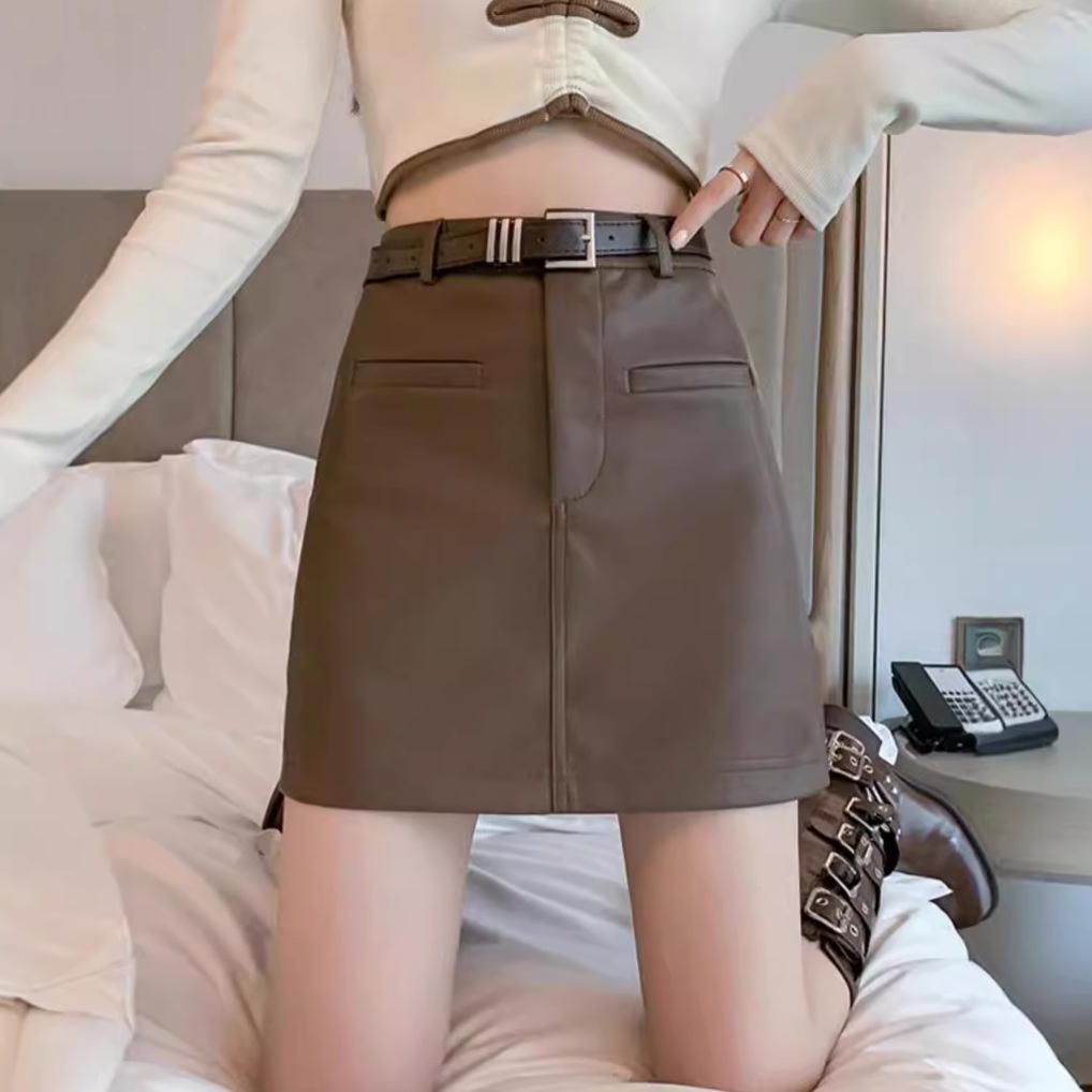 Women s A-Line PU Leather Midi Skirt - Petite, High-Waist, Hip-Covering, Slimming Bodycon Skirt for Autumn 3XL
Women s A-Line PU Leather Midi Skirt - Petite, High-Waist, Hip-Covering, Slimming Bodycon Skirt for Autumn 3XL
